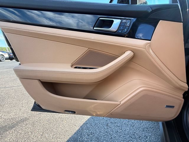 Used 2017 Porsche Panamera 4 AWD/4WD image 13