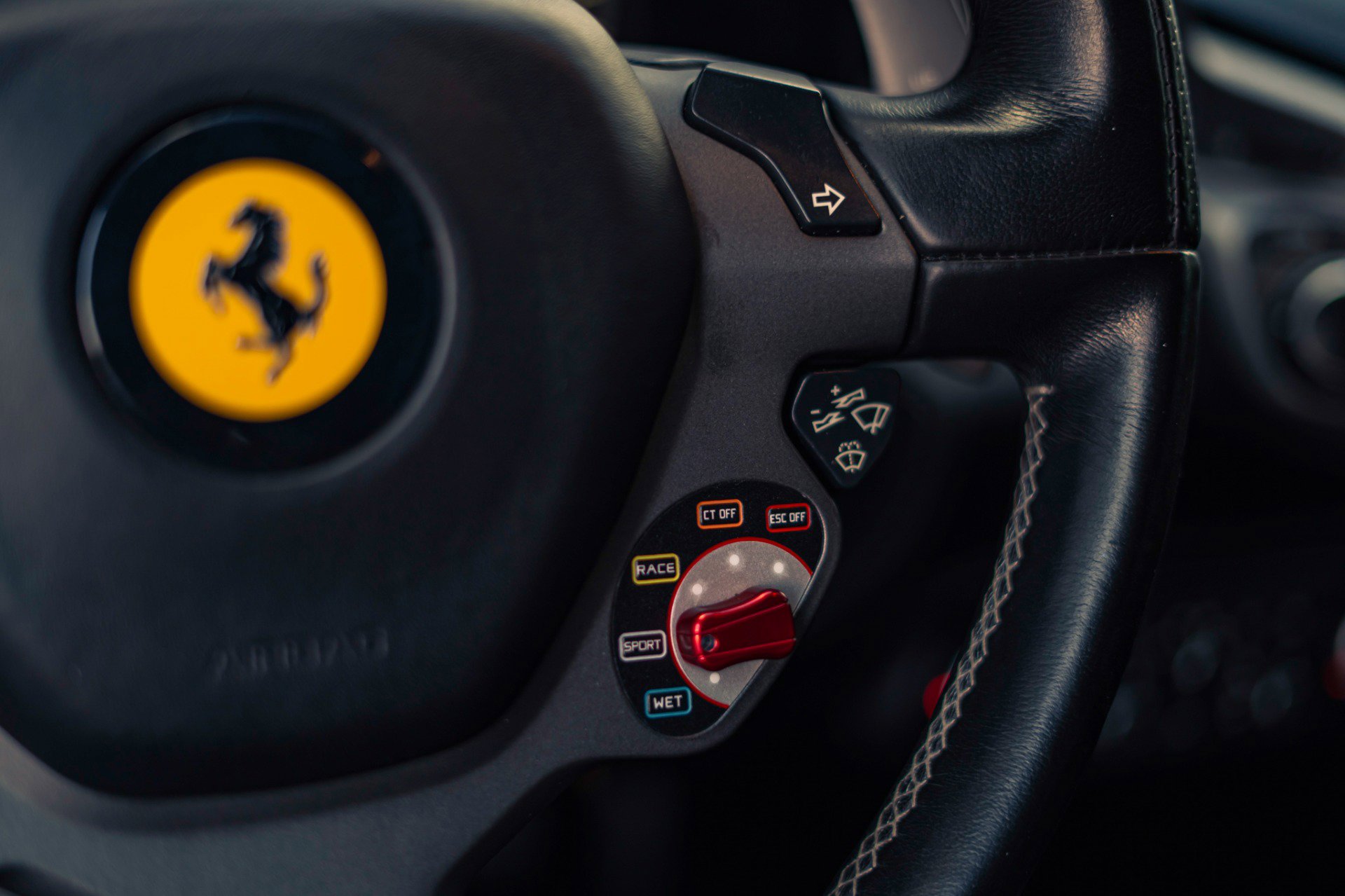 Used 2012 Ferrari 458 Italia Coupe RWD image 27