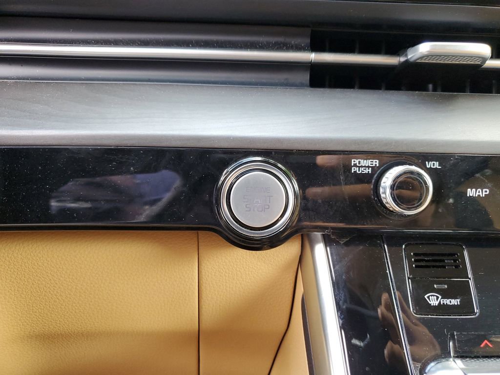 Used 2022 Kia Carnival EX FWD image 30