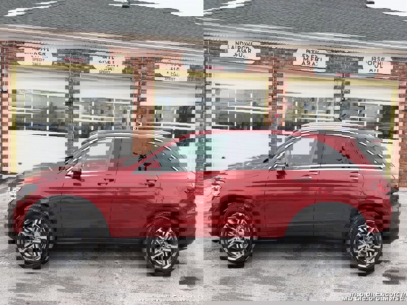 Used 2022 Mercedes-Benz GLC 300 4MATIC w/ Premium Package Lite image 13