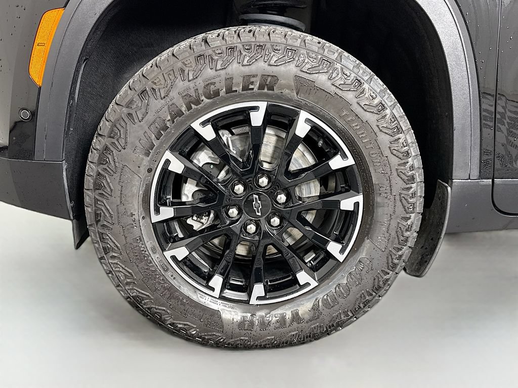 Used 2025 Chevrolet Traverse Z71 w/ Enhanced Driving Package AWD/4WD image 33