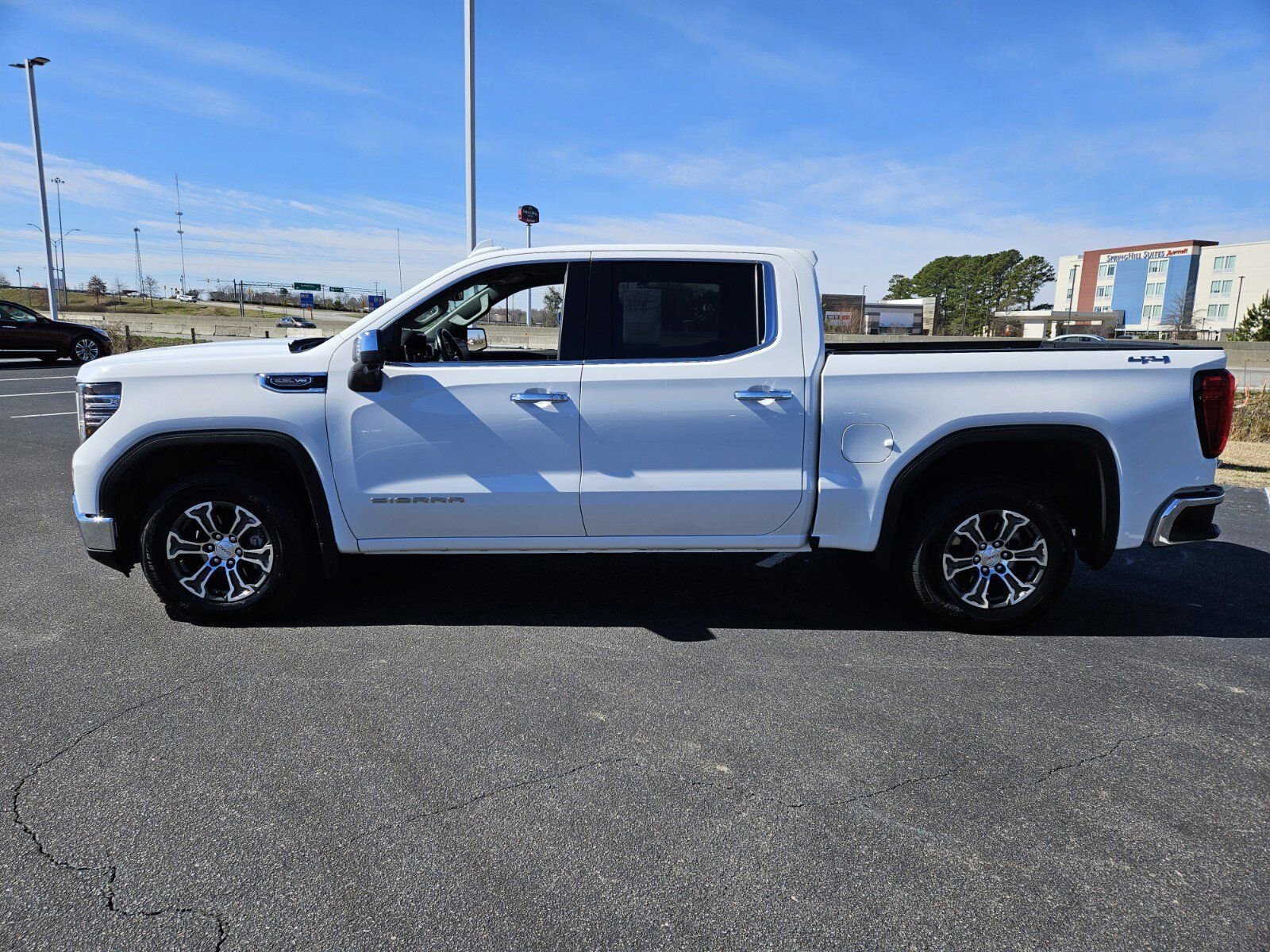 Used 2025 GMC Sierra 1500 SLT image 4
