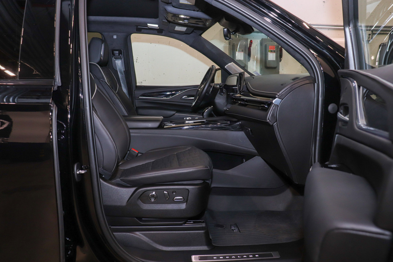 Used 2023 Cadillac Escalade V image 14