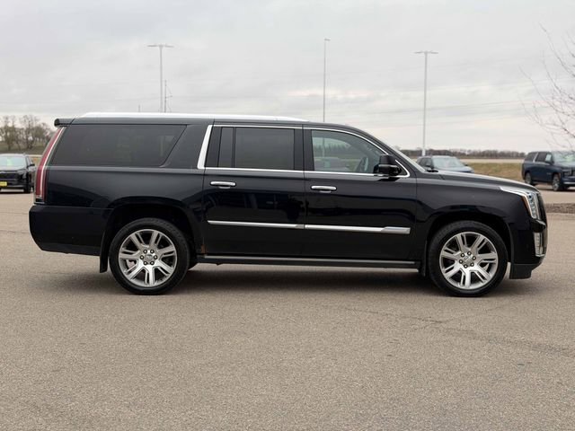 Used 2017 Cadillac Escalade ESV Premium Luxury AWD/4WD image 4