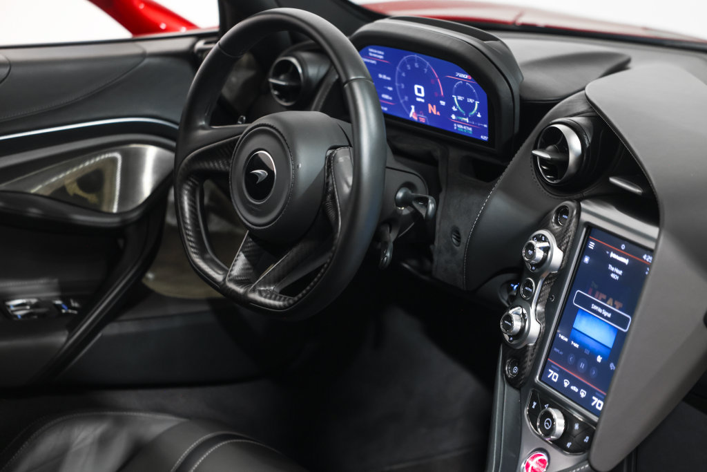 Used 2019 McLaren 720S Performance RWD image 24