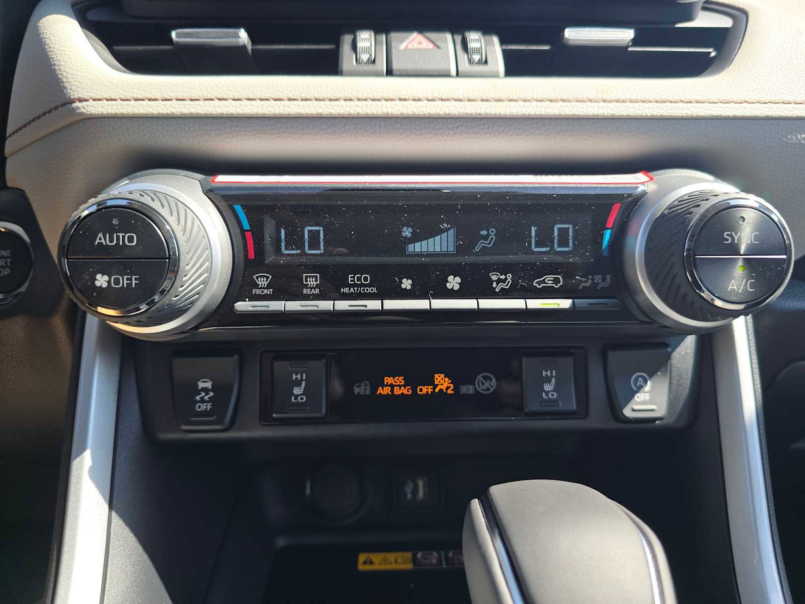 Certified 2025 Toyota RAV4 XLE Premium image 28