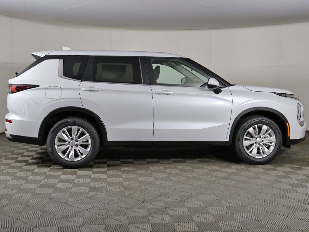 New 2026 Mitsubishi Outlander ES AWD/4WD image 19