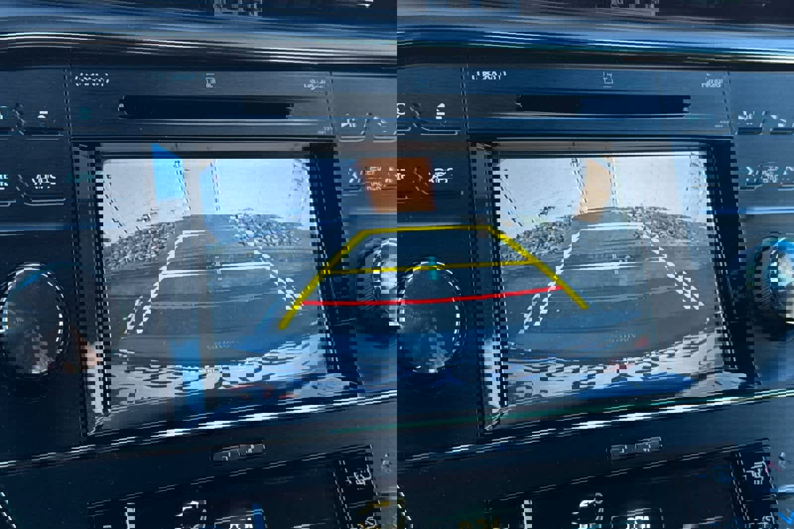 Used 2017 Toyota Avalon Limited image 20