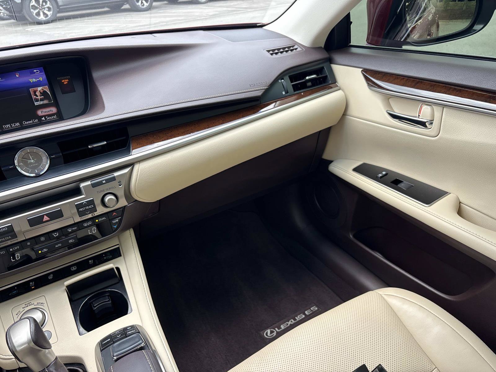 Used 2017 Lexus ES 350 w/ Luxury Package FWD image 30
