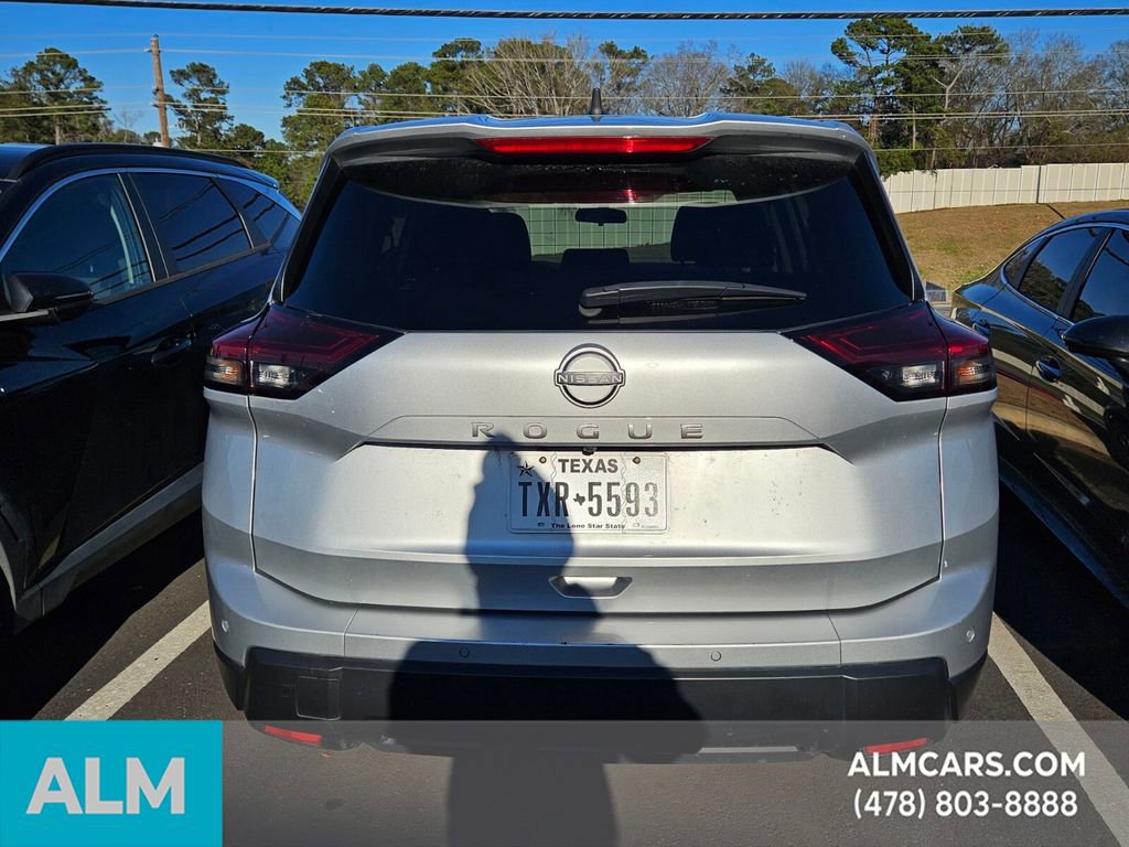 Used 2024 Nissan Rogue S image 12
