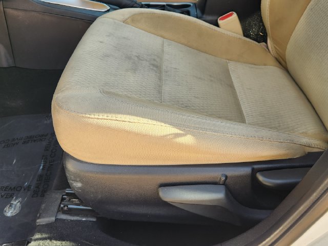 Used 2018 Toyota Corolla LE FWD image 18