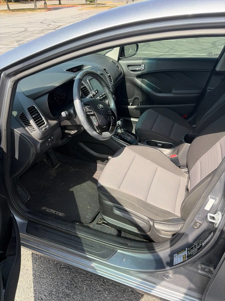 Used 2017 Kia Forte S w/ S Technology Package FWD image 9