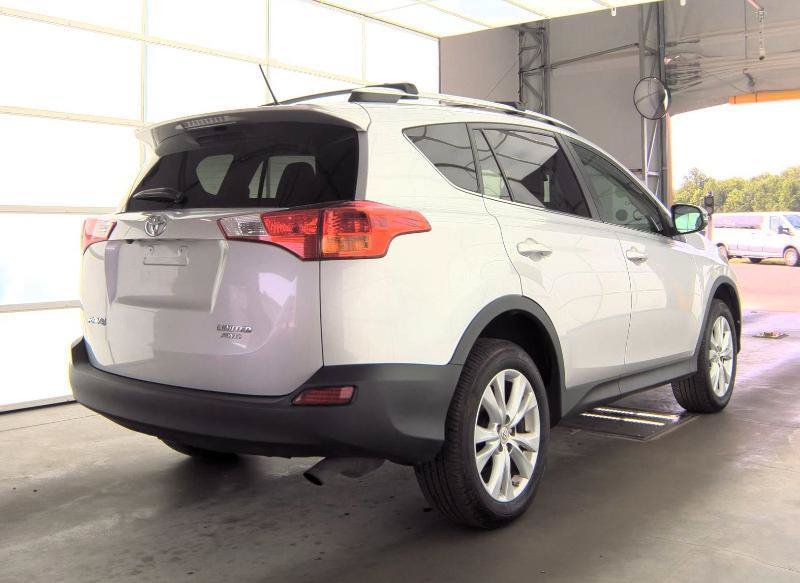Used 2015 Toyota RAV4 Limited w/ Technology Package AWD/4WD image 4