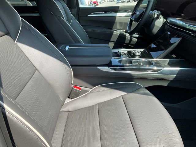 Used 2026 Cadillac Escalade ESV Sport w/ LPO, ONYX Package image 9