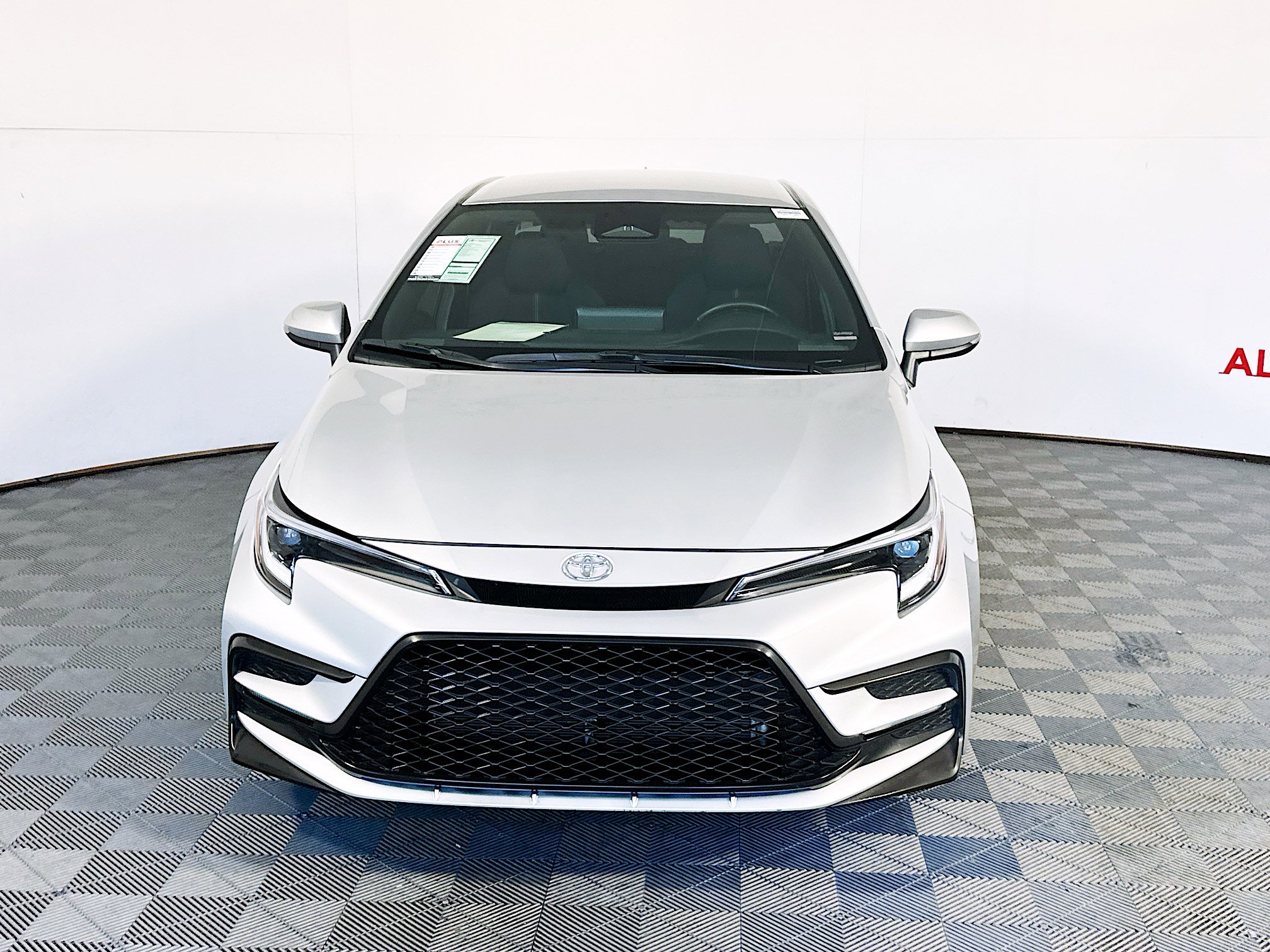 Used 2025 Toyota Corolla SE image 8