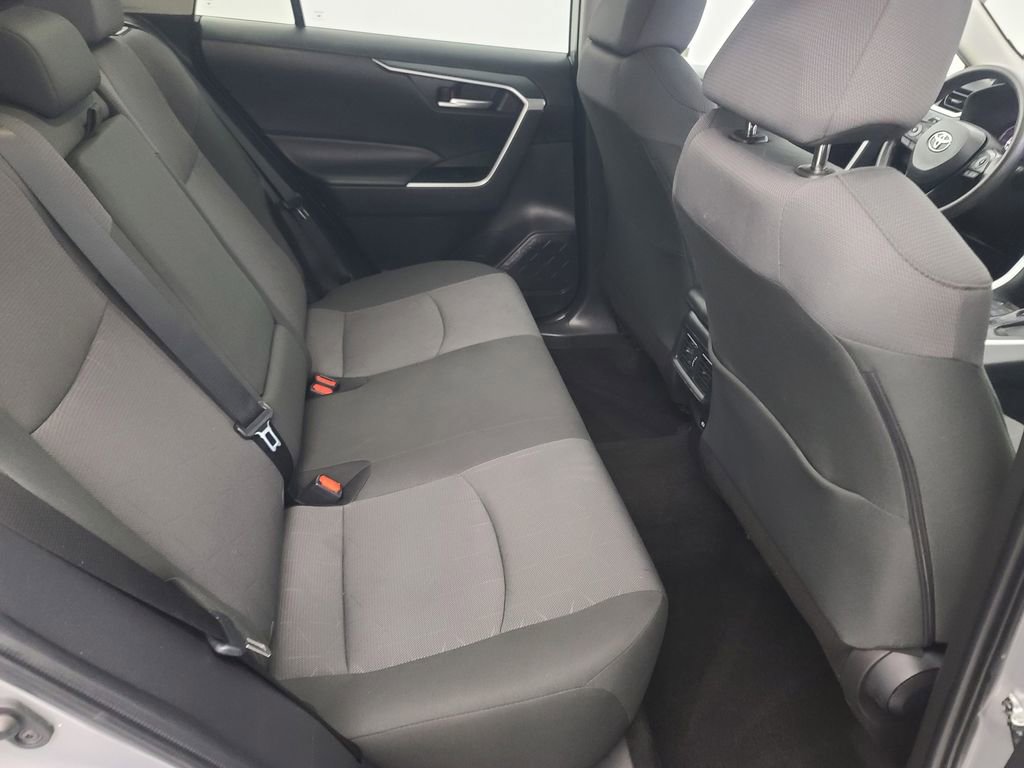 Used 2025 Toyota RAV4 XLE AWD/4WD image 18