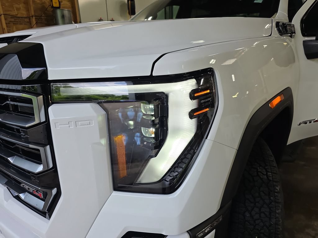 New 2026 GMC Sierra 3500 AT4 w/ Technology Package AWD/4WD image 33
