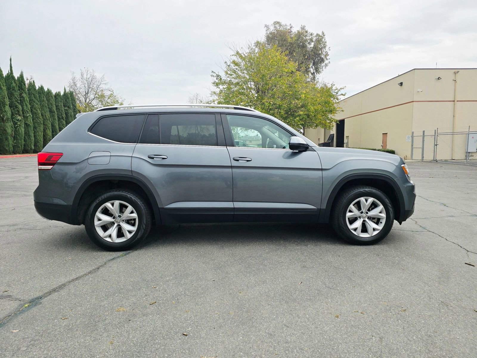 Used 2018 Volkswagen Atlas Launch Edition image 4