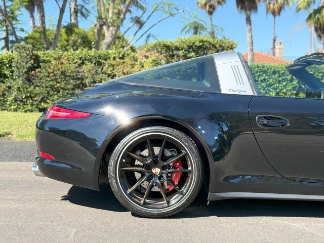 Used 2015 Porsche 911 Targa 4S image 9