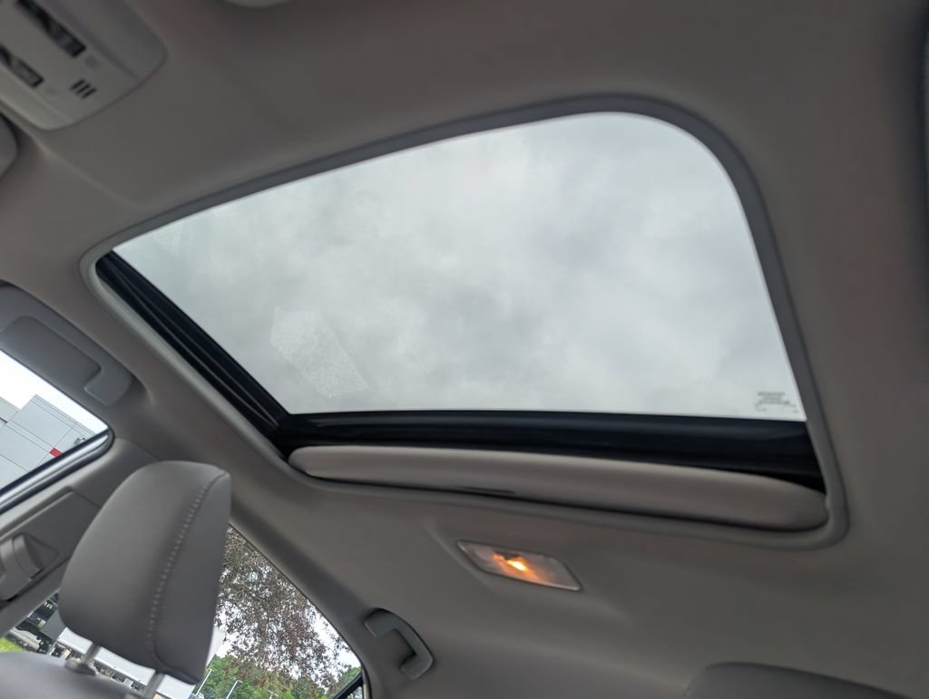 Used 2016 Toyota Corolla LE FWD image 17