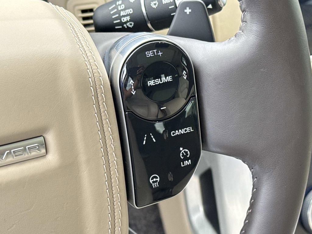 Used 2019 Land Rover Range Rover HSE image 24