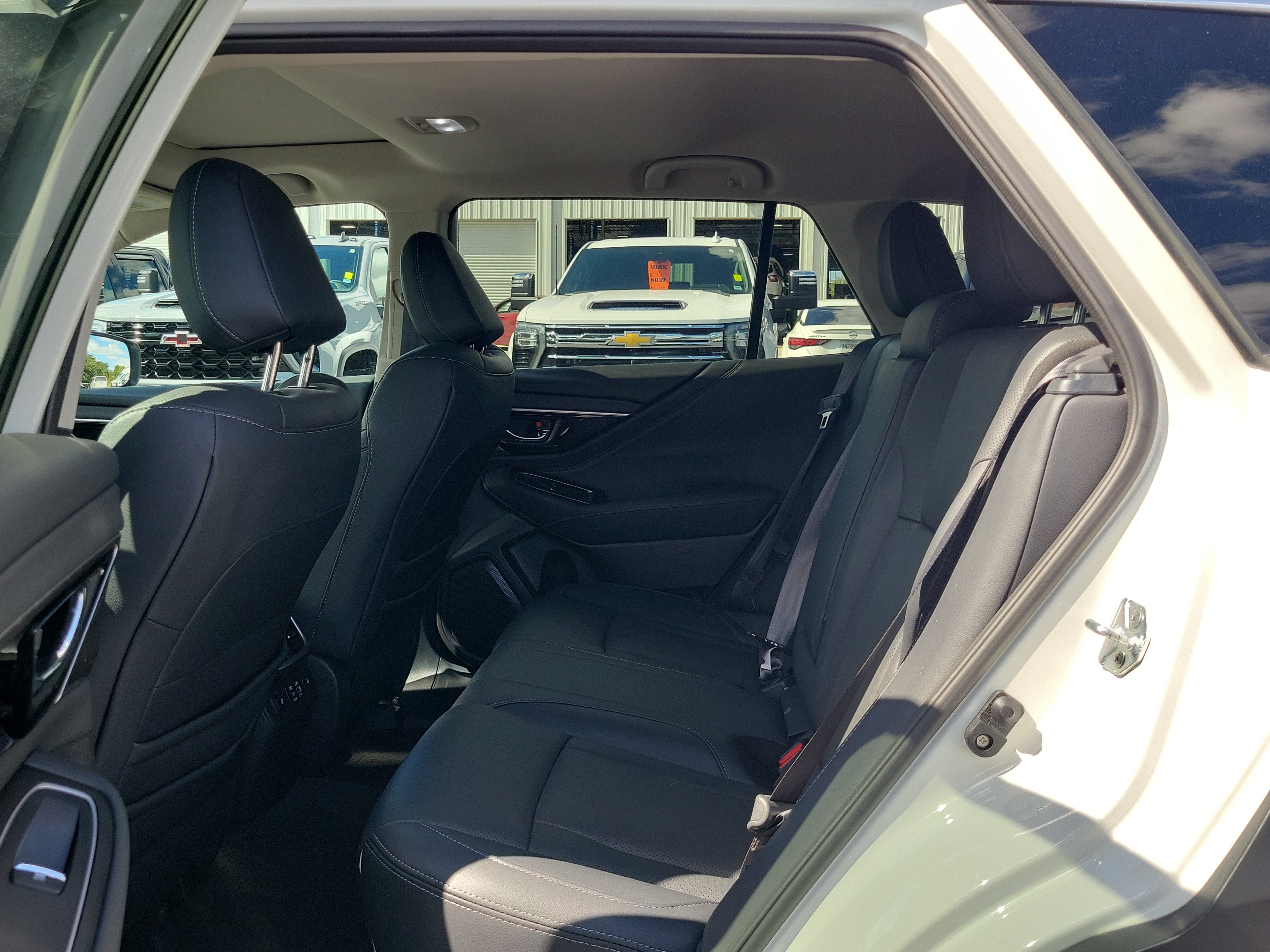 Used 2023 Subaru Outback Touring AWD/4WD image 13