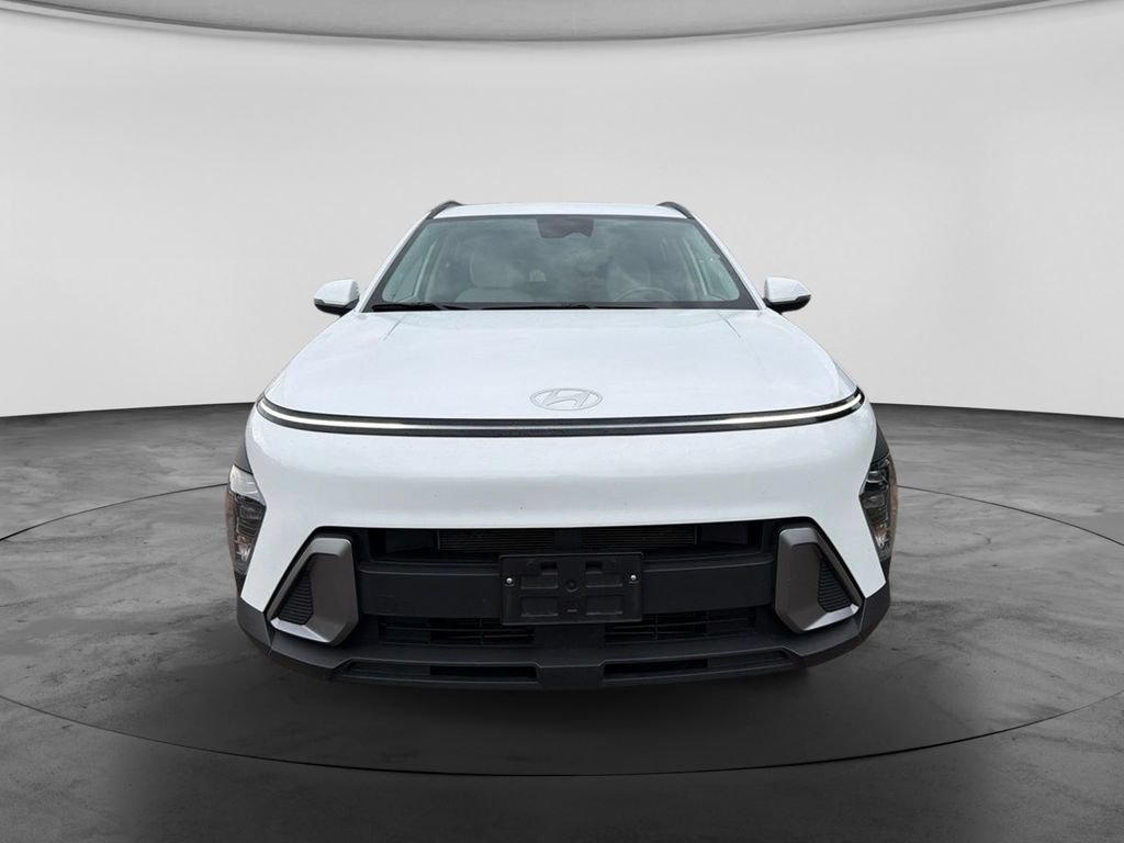 Used 2025 Hyundai Kona SEL FWD image 2