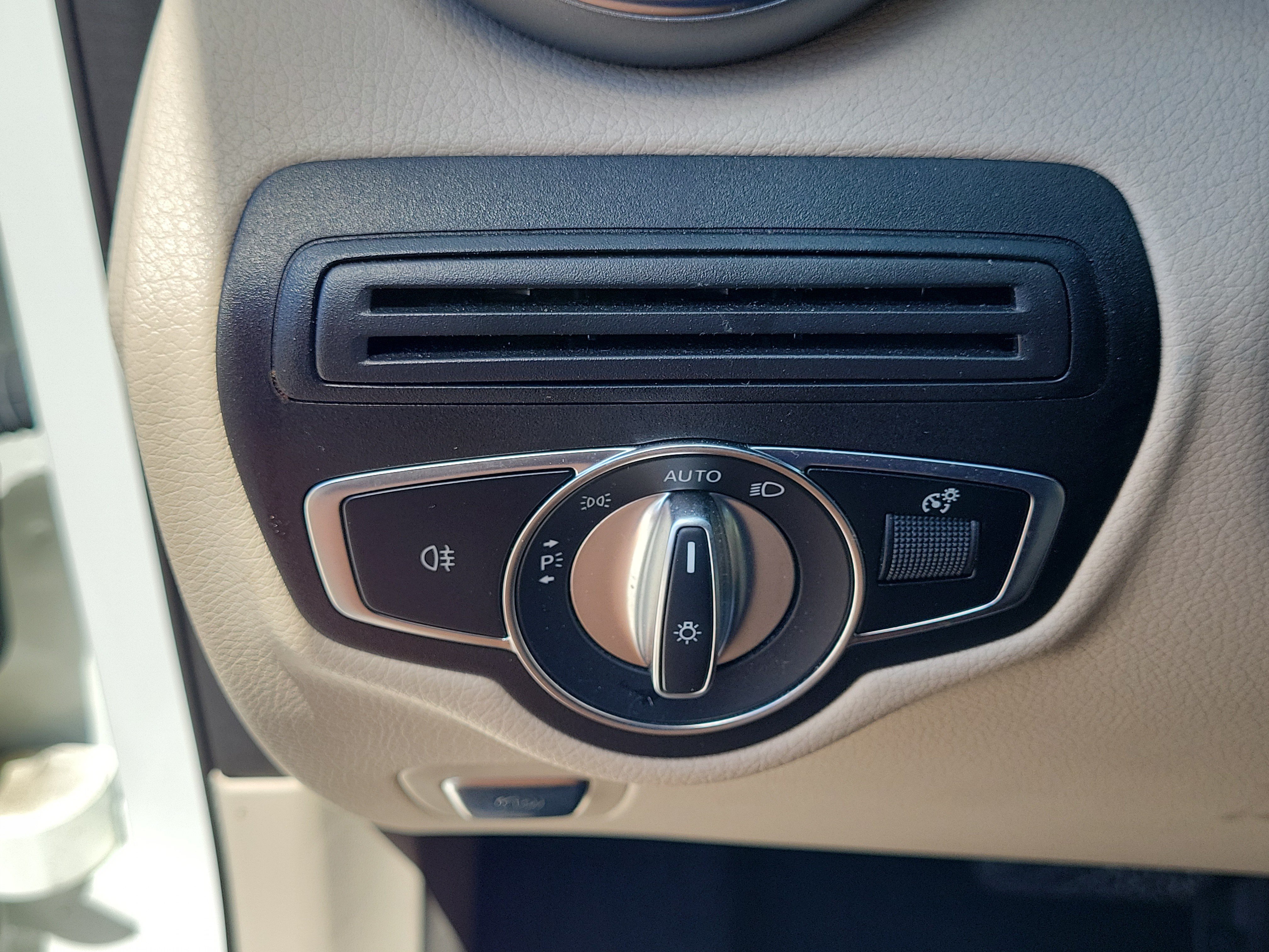 Used 2022 Mercedes-Benz GLC 300 image 26