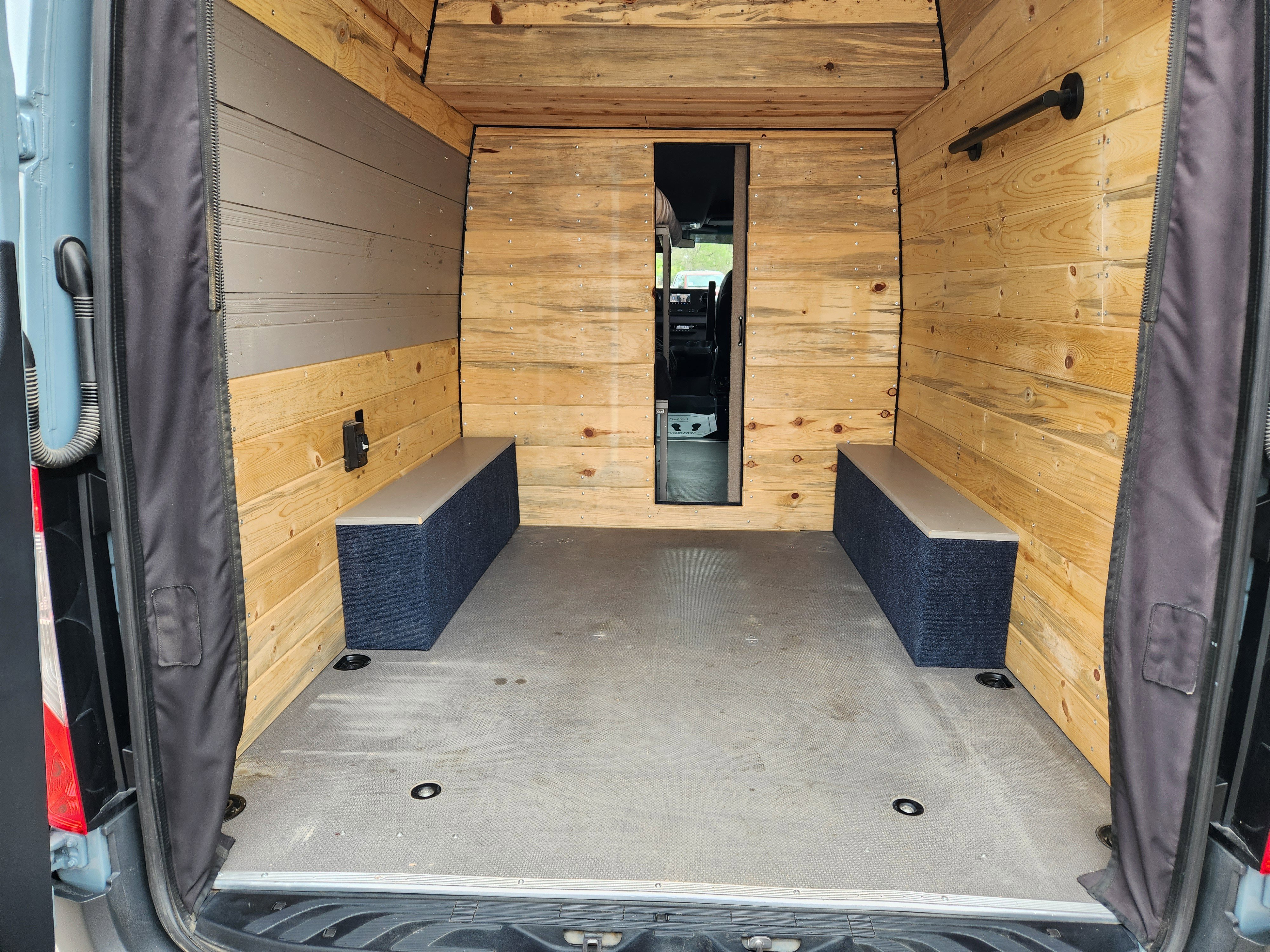 Used 2024 Mercedes-Benz Sprinter 2500 image 8