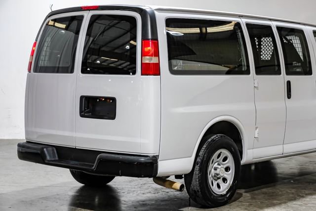 Used 2009 Chevrolet Express 1500 image 17