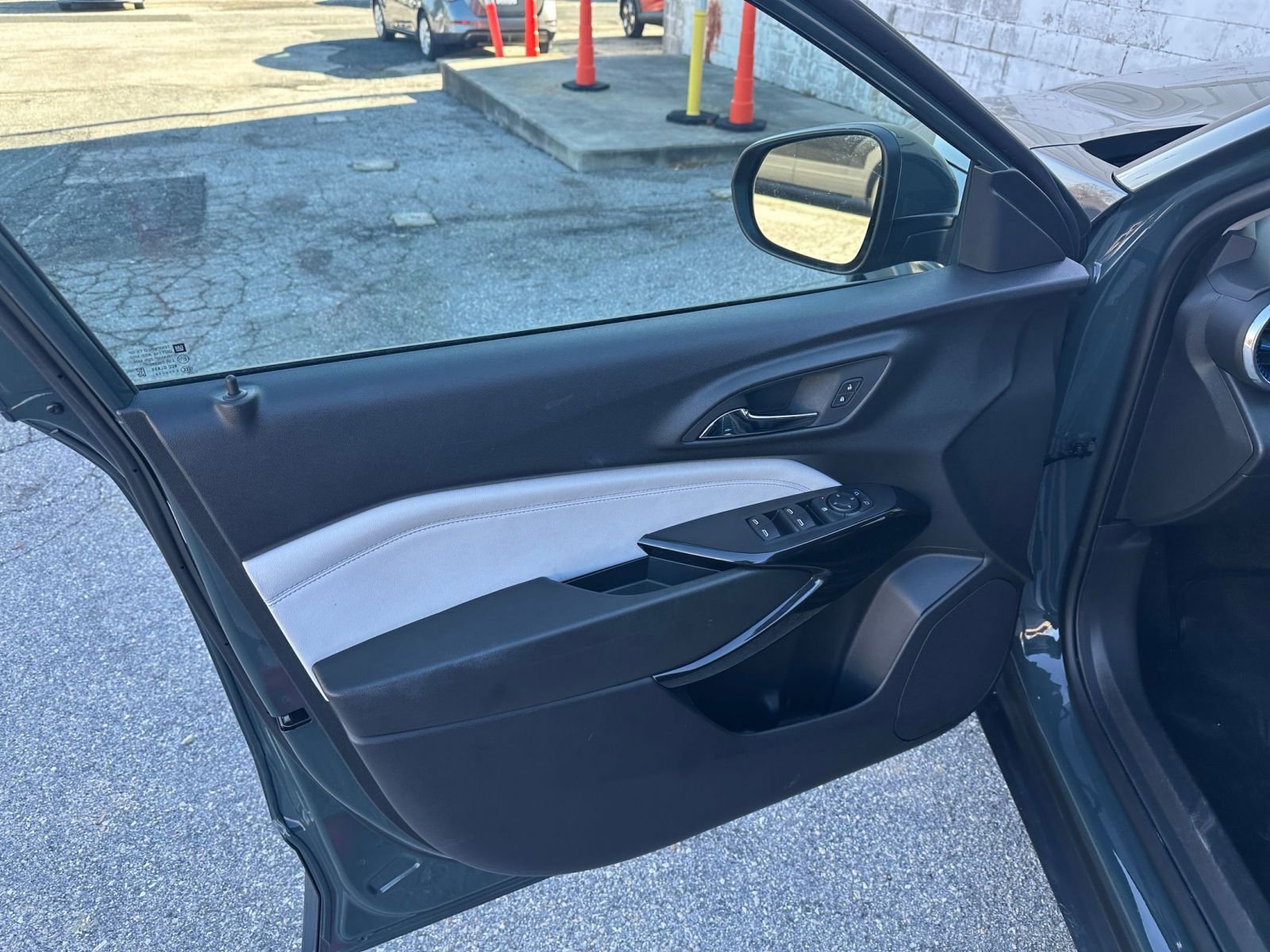 Used 2025 Chevrolet Trax LT image 20