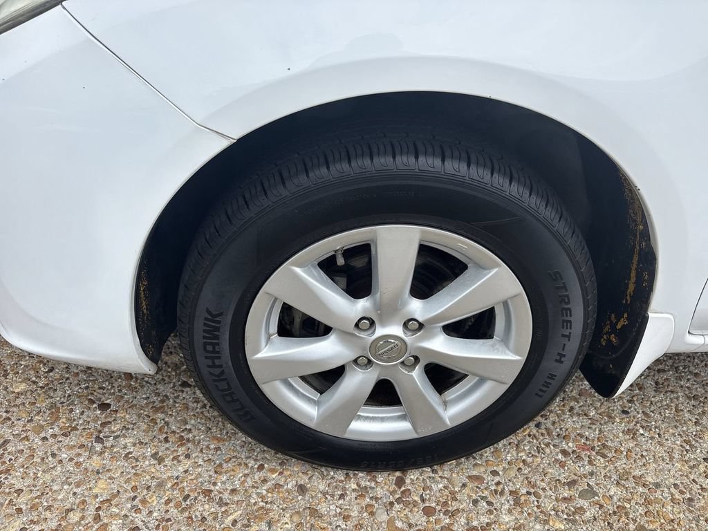 Used 2013 Nissan Versa FWD image 31