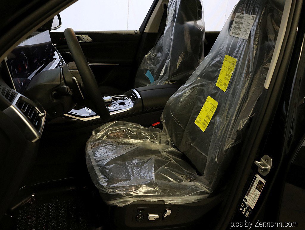 Used 2026 BMW X7 xDrive40i w/ Executive Package image 11