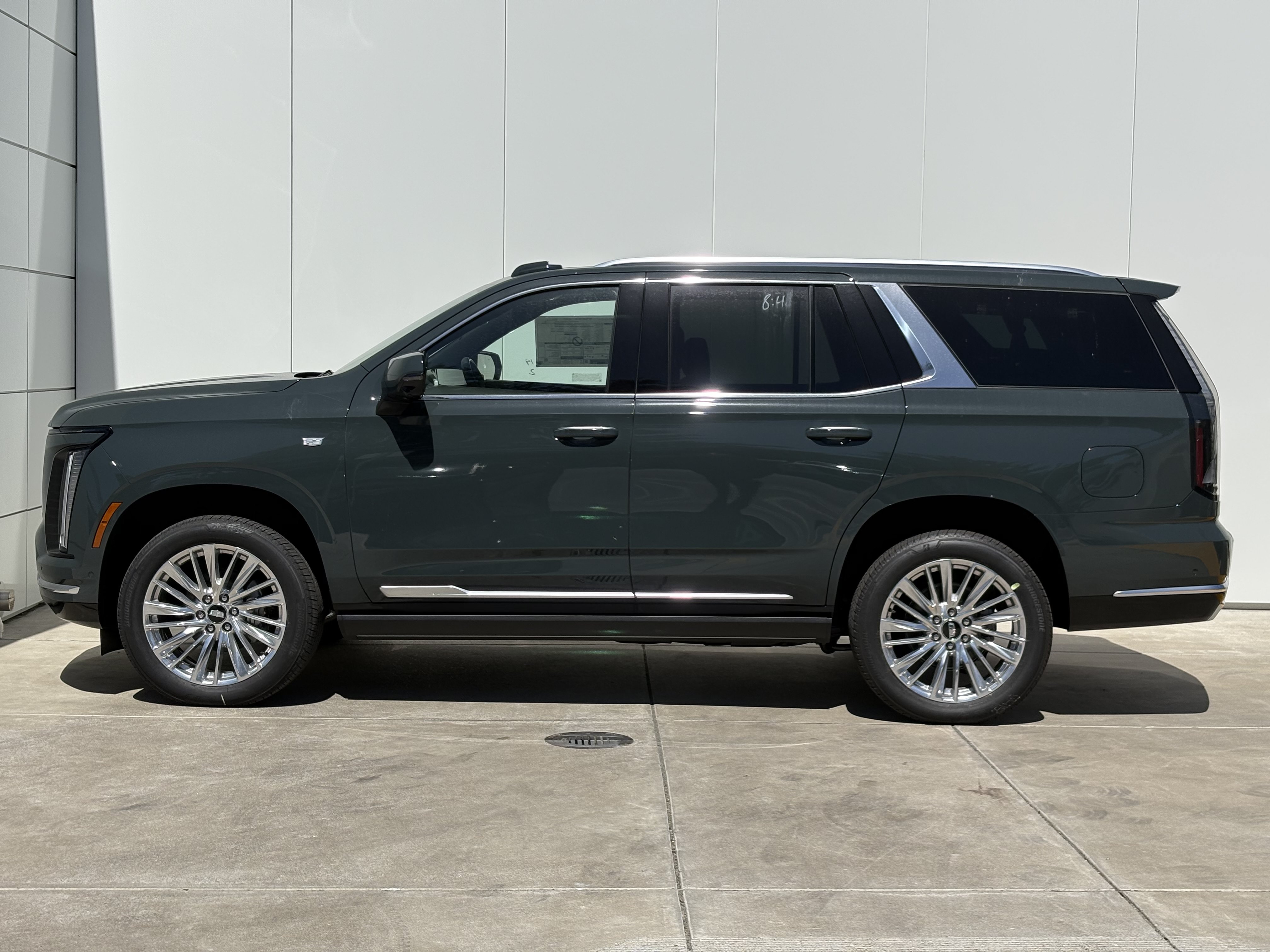 New 2026 Cadillac Escalade Luxury AWD/4WD image 4