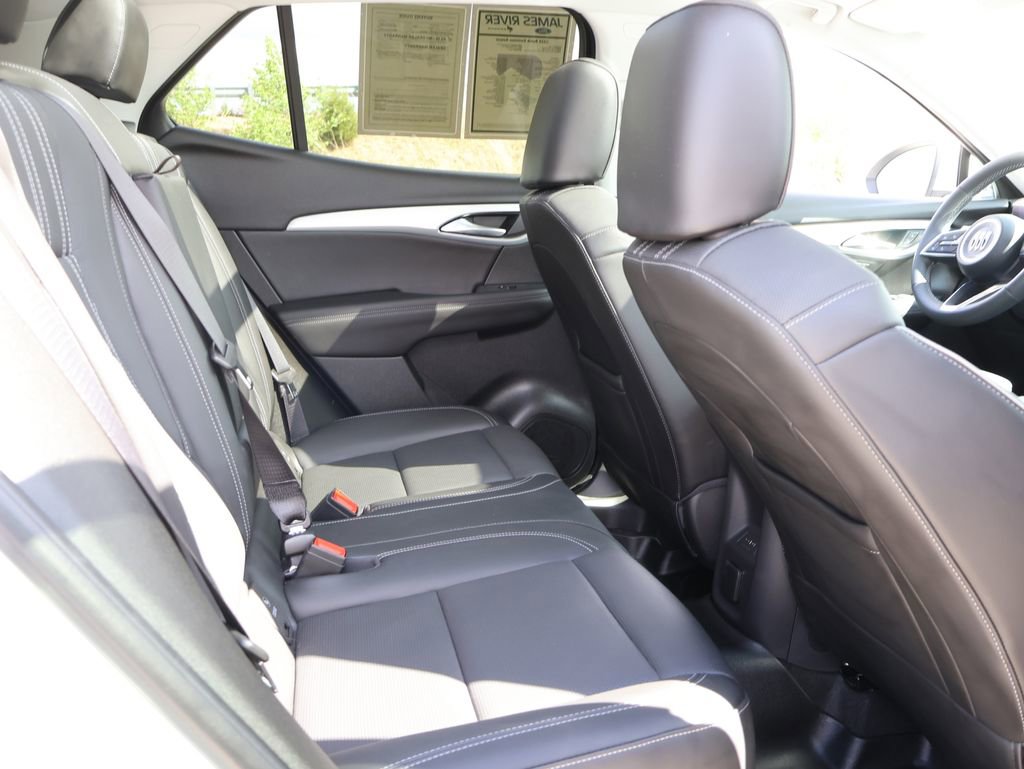 Used 2025 Buick Envision Avenir image 12