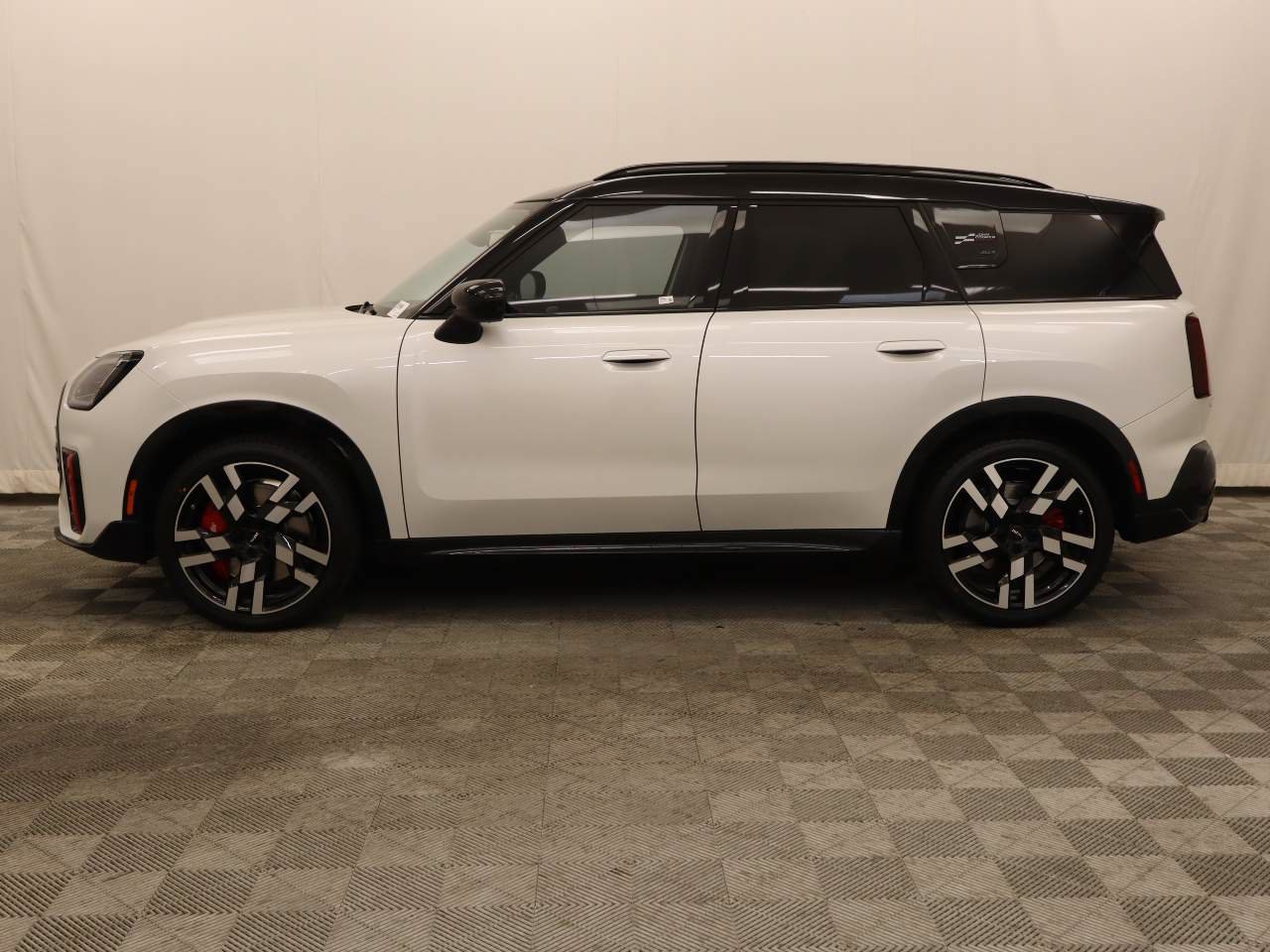 Used 2025 MINI Cooper Countryman John Cooper Works w/ Comfort Package Max AWD/4WD image 2
