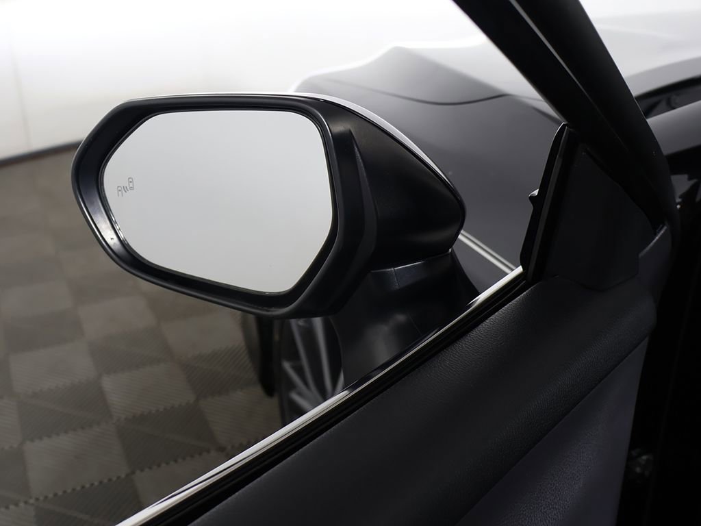 Used 2021 Toyota Camry XLE FWD image 32