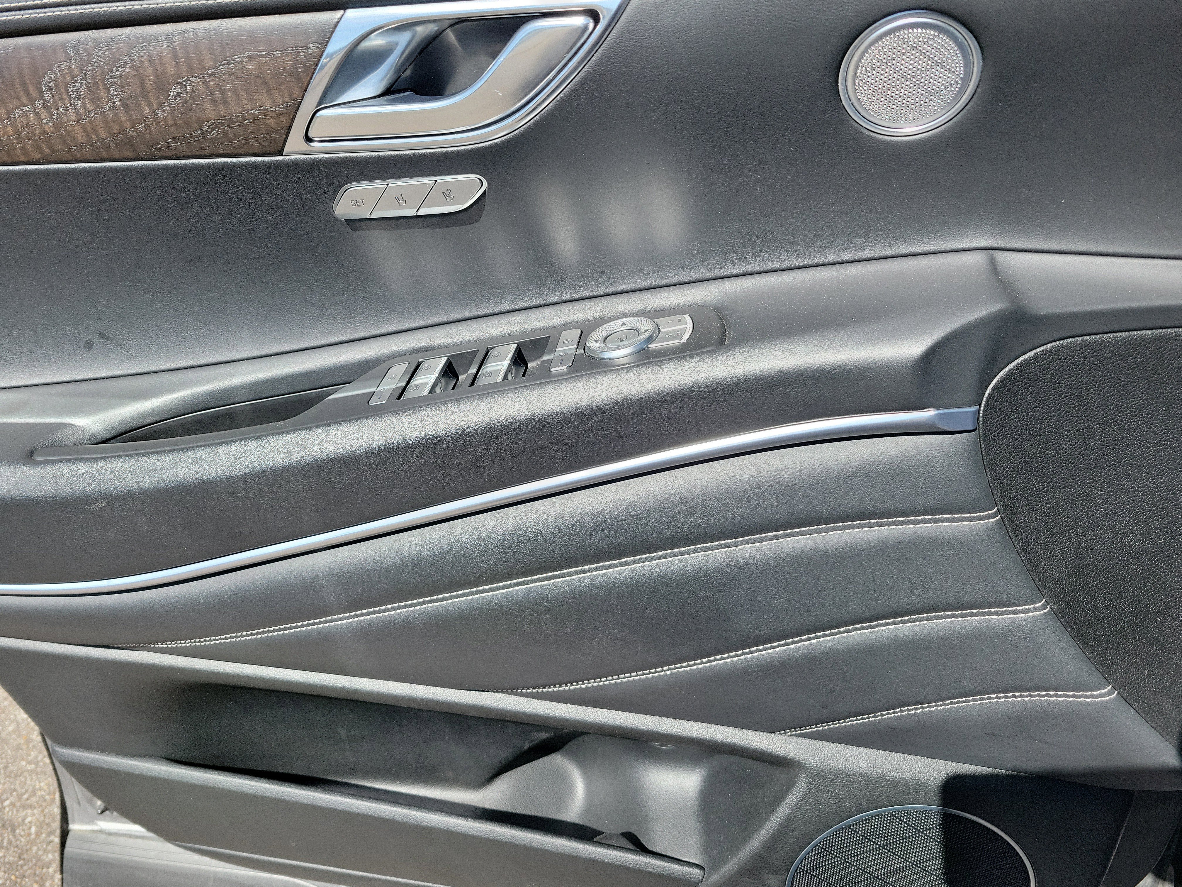 Used 2024 Genesis GV80 2.5T image 17