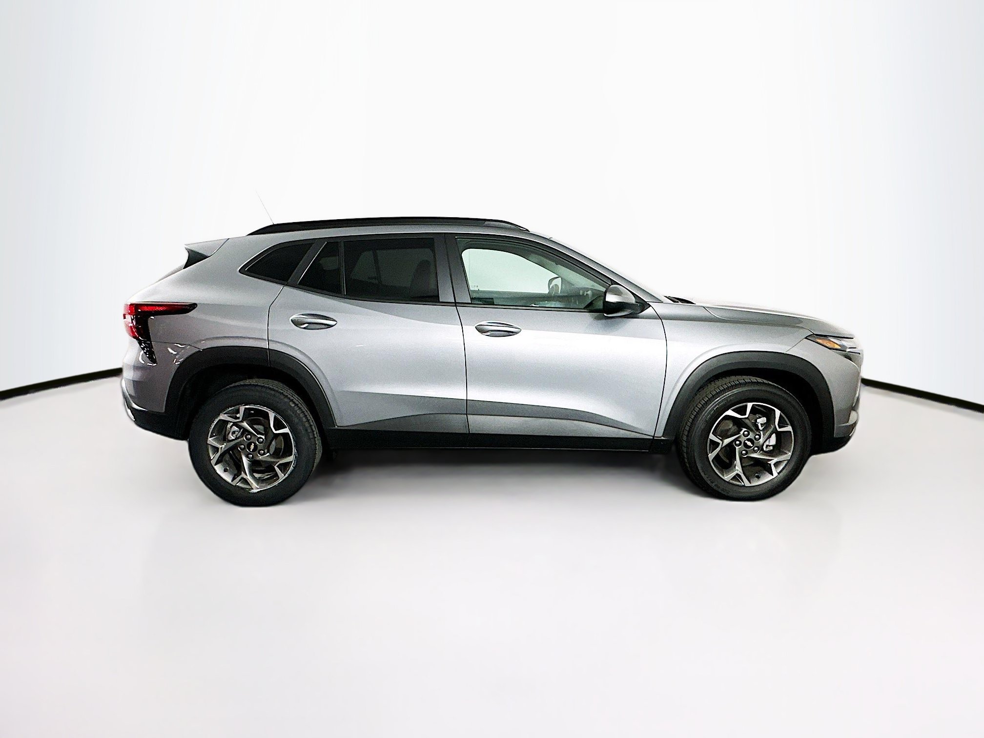 Used 2025 Chevrolet Trax LT FWD image 10