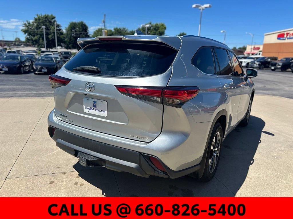 Used 2020 Toyota Highlander XLE AWD/4WD image 10
