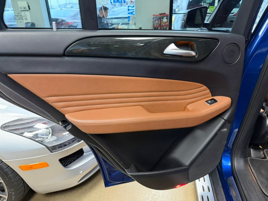 Used 2017 Mercedes-Benz GLE 43 AMG 4MATIC Coupe w/ Parking Assist Package image 32
