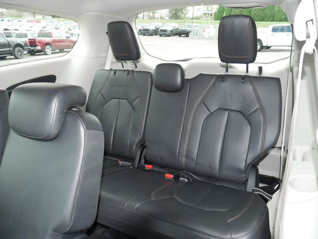 Used 2017 Chrysler Pacifica Touring-L image 23