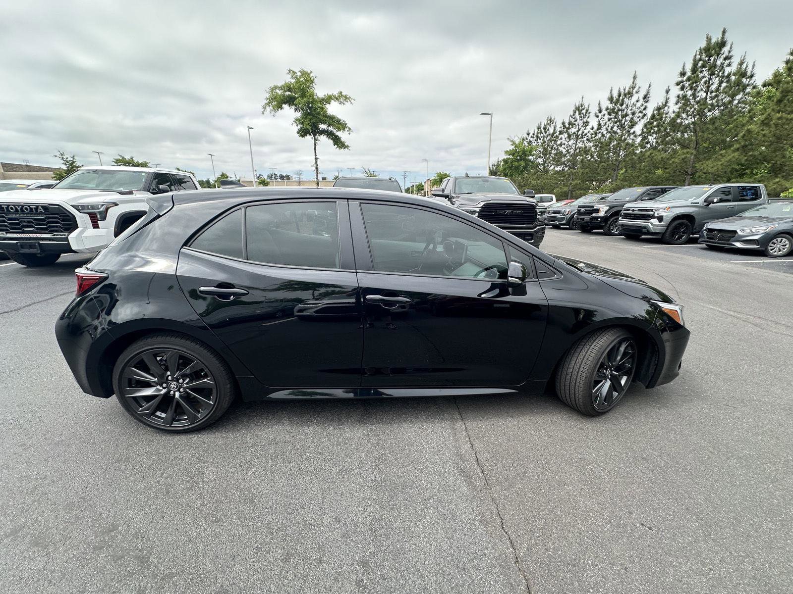 Used 2024 Toyota Corolla XSE FWD image 5