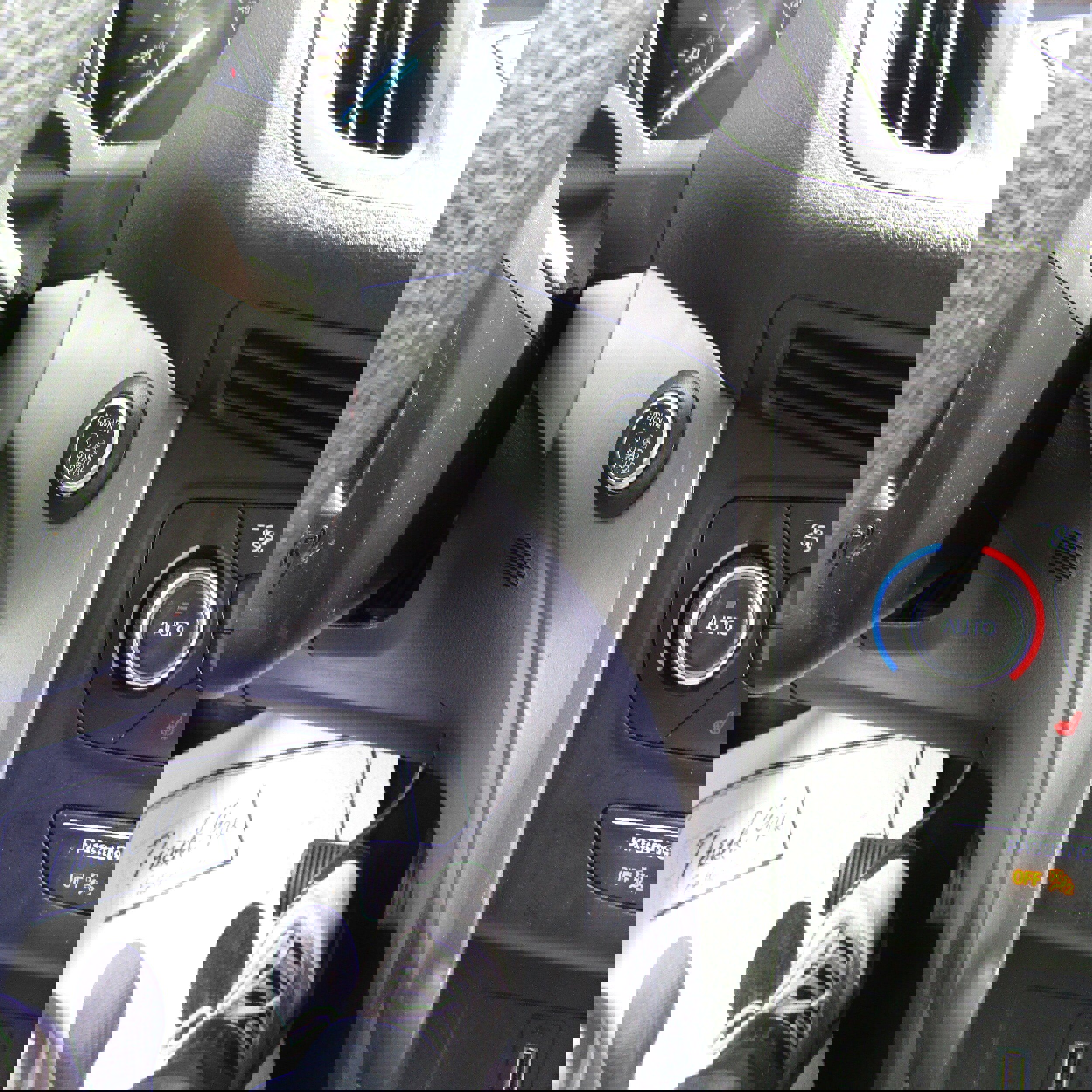 Used 2019 Ford Escape SE image 25