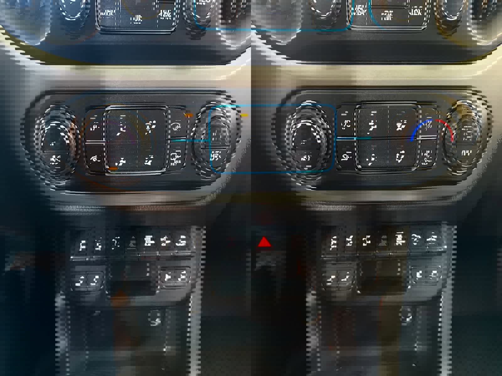 Used 2018 Chevrolet Colorado ZR2 image 27