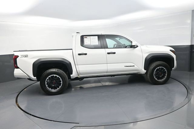 Used 2024 Toyota Tacoma TRD Off-Road image 10
