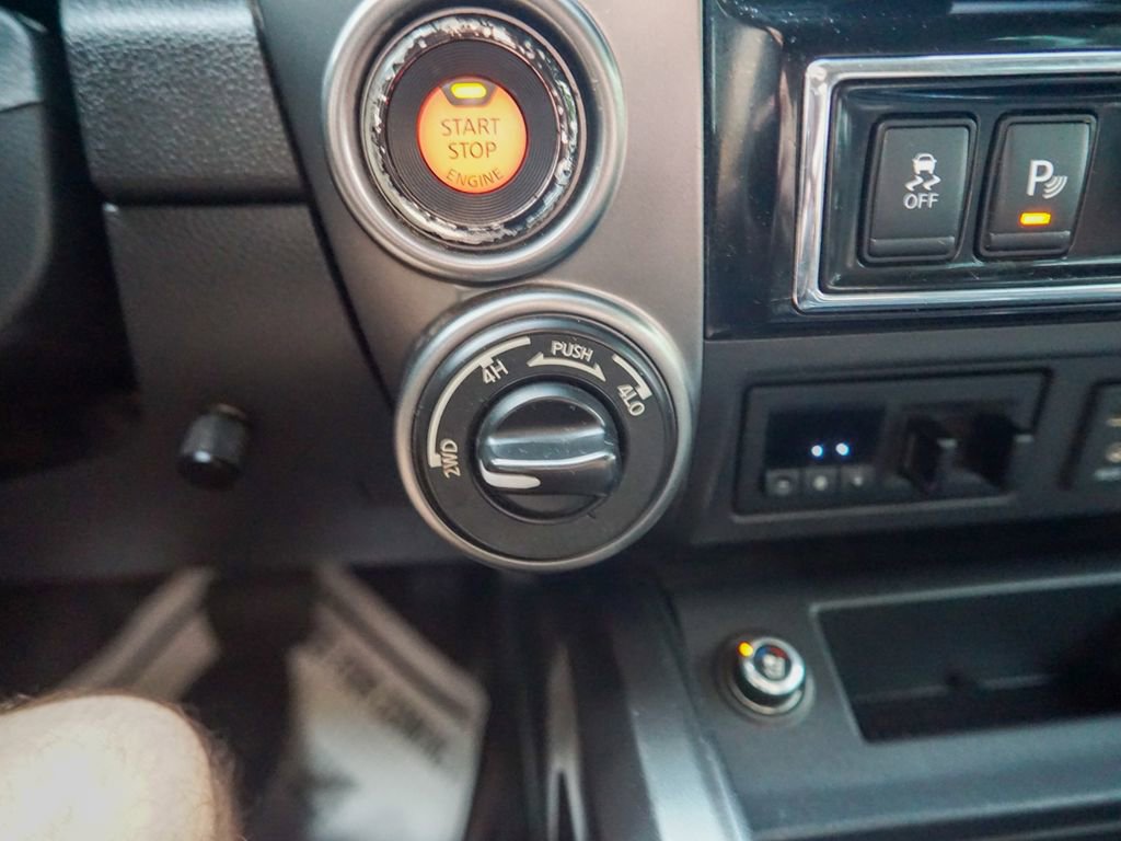 Used 2017 Nissan Titan Platinum Reserve AWD/4WD image 27