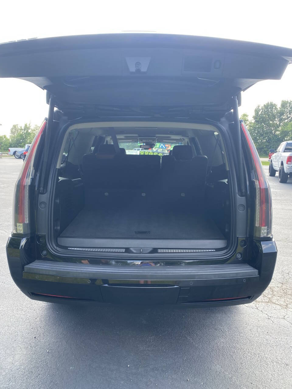 Used 2015 Cadillac Escalade ESV Premium AWD/4WD image 3