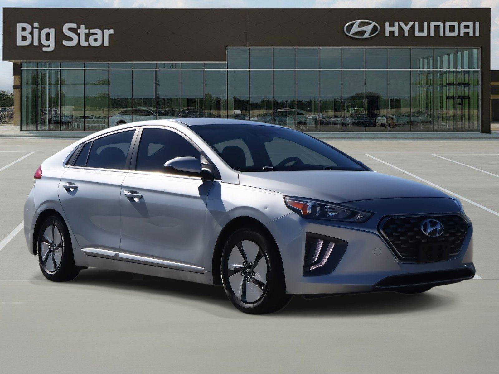Used 2022 Hyundai Ioniq SE image 6