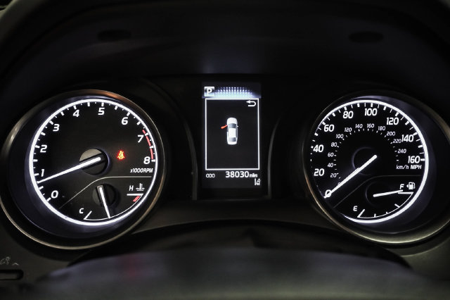 Used 2021 Toyota Camry SE FWD image 14